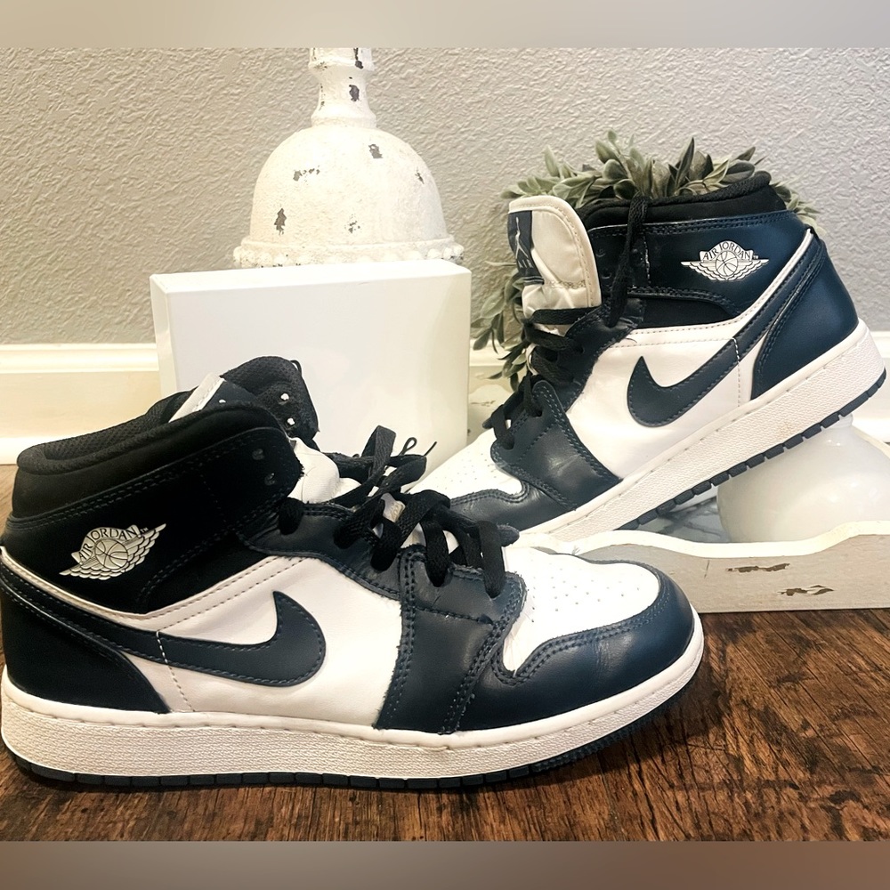 Jordan 1 mid Armory Navy